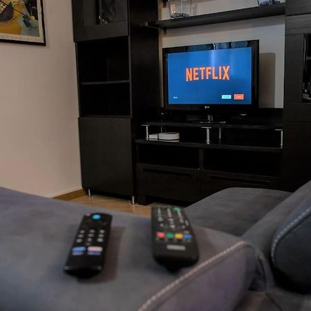 Апартаменты Casa Spezia - Metro Vicina, Wi-Fi Rapido & Netflix Турин Экстерьер фото