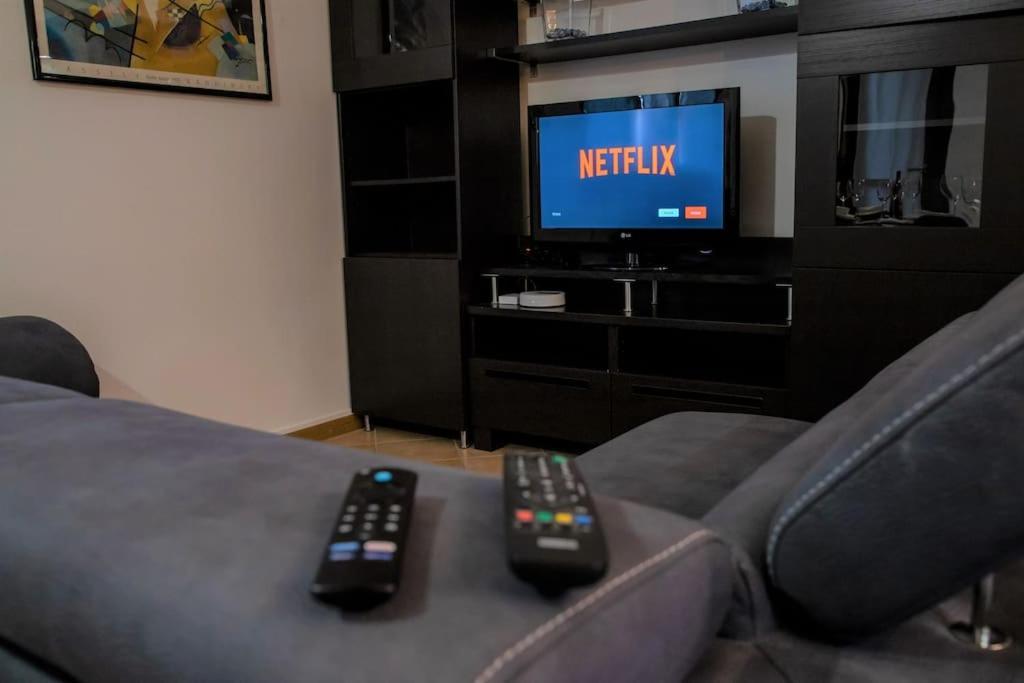 Апартаменты Casa Spezia - Metro Vicina, Wi-Fi Rapido & Netflix Турин Экстерьер фото