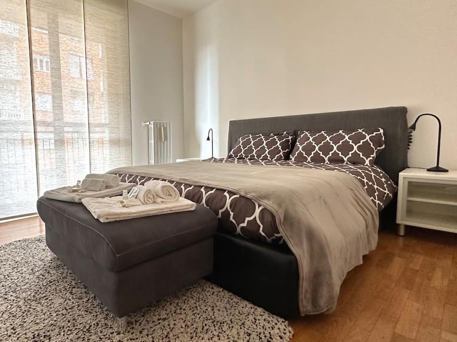 Апартаменты Casa Spezia - Metro Vicina, Wi-Fi Rapido & Netflix Турин Экстерьер фото