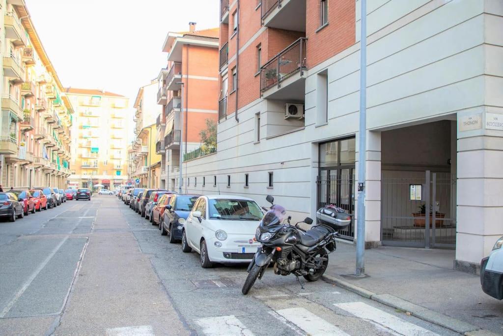 Апартаменты Casa Spezia - Metro Vicina, Wi-Fi Rapido & Netflix Турин Экстерьер фото